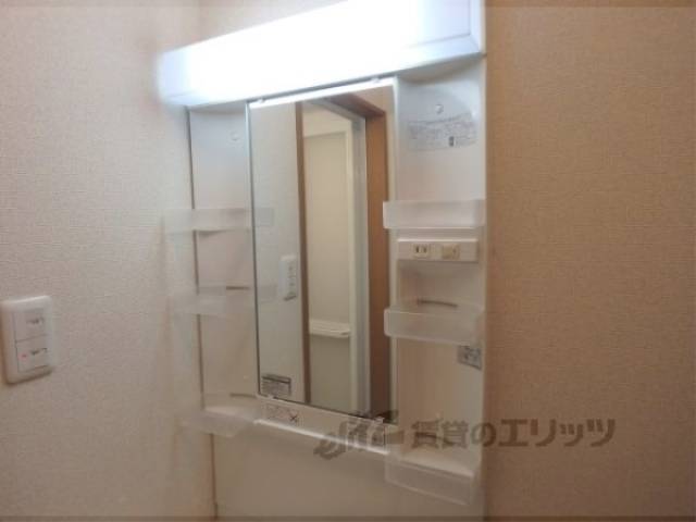 洗面所　洗面所上部棚