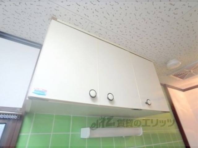キッチン　上部収納　とても大きな収納ですよ。