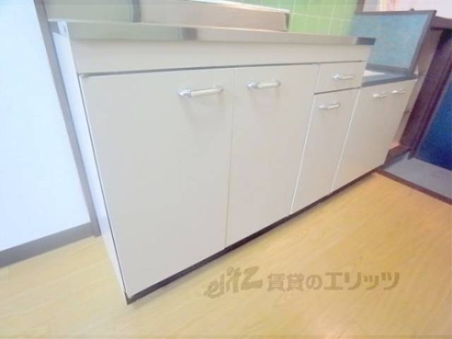 キッチン　下部収納