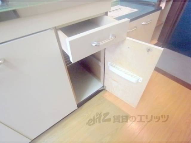 キッチン　下部収納