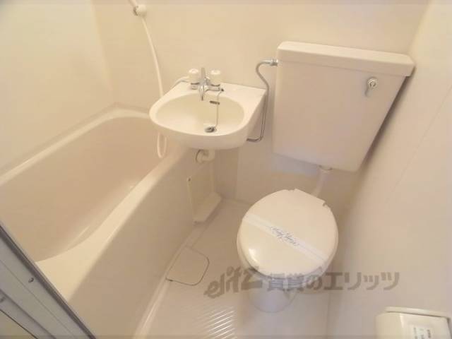 ユニットバス　広めの浴槽です