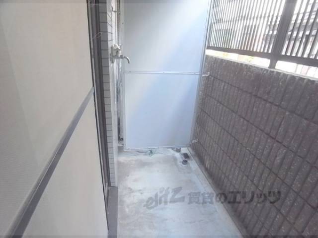 洗濯機置場　洗濯機はベランダです