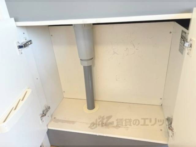 キッチン　収納下部