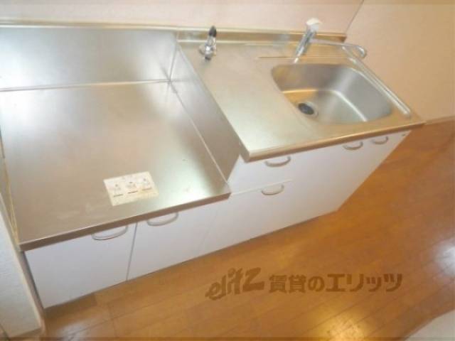 キッチン　２口コンロ設置可。