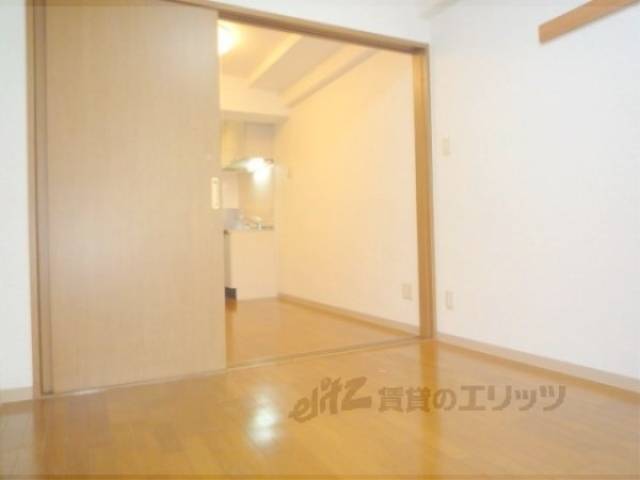 洋室　仕切っても開けても使える間取り