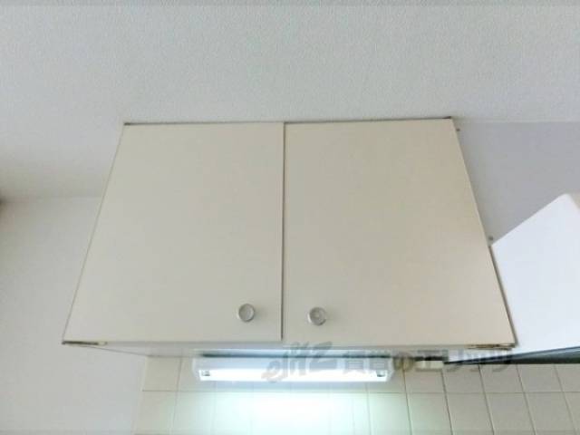 キッチン　上部収納