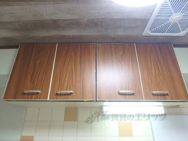 キッチン　収納上部