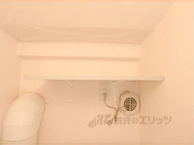 トイレ内上部物置
