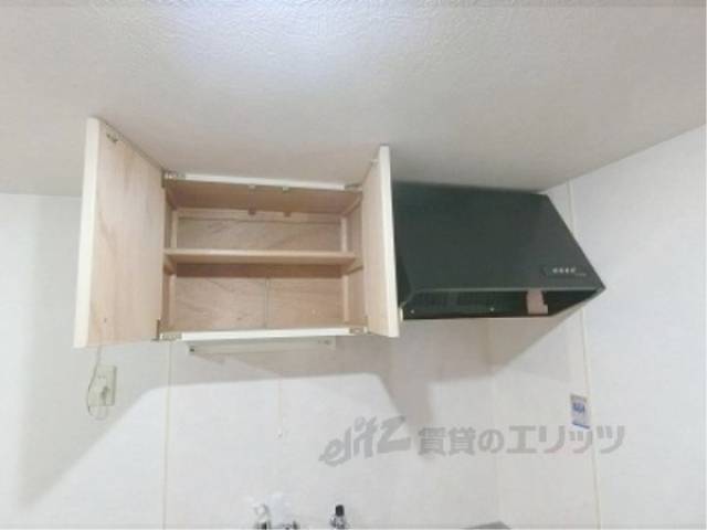 キッチン　上部収納