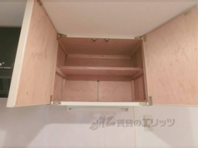 キッチン　上部収納