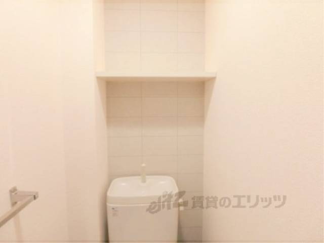 トイレ　上部棚