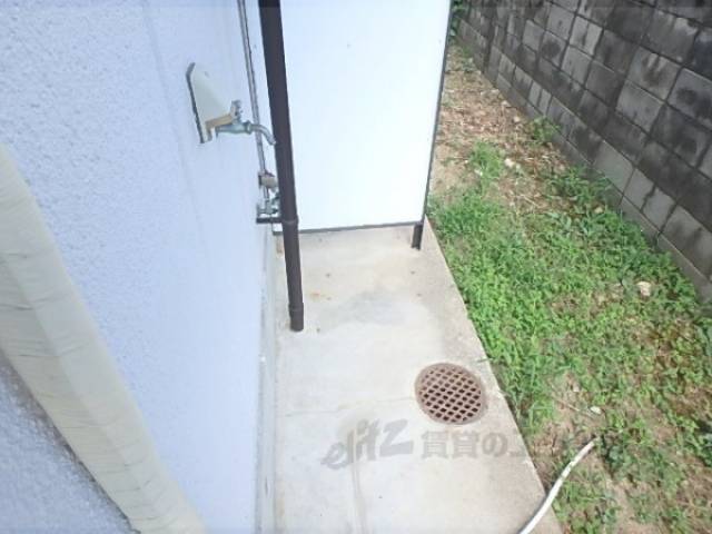 洗濯機置場　ベランダ設置です