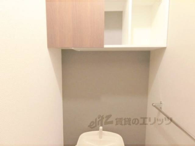 トイレ　上部棚
