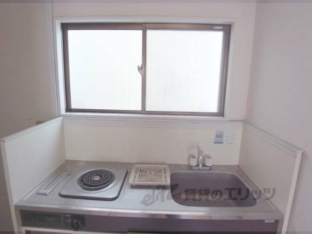 キッチン　窓があり換気できます