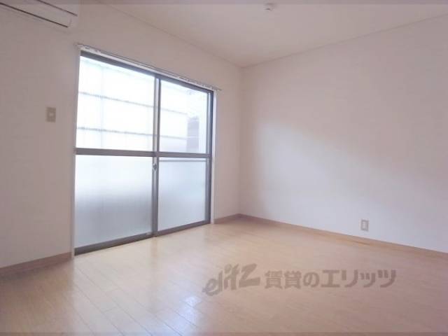 洋室　使い易いお部屋です