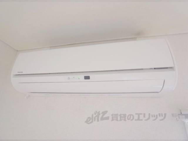 エアコン　備えつけです