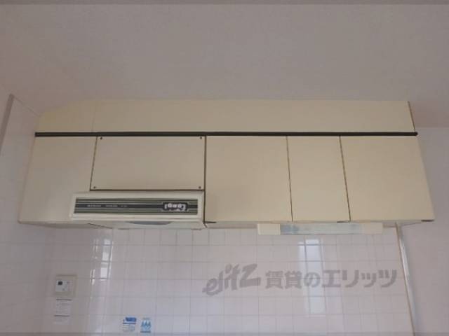 キッチン　上段収納