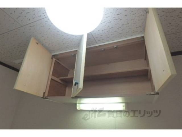 キッチン　キッチン上部収納