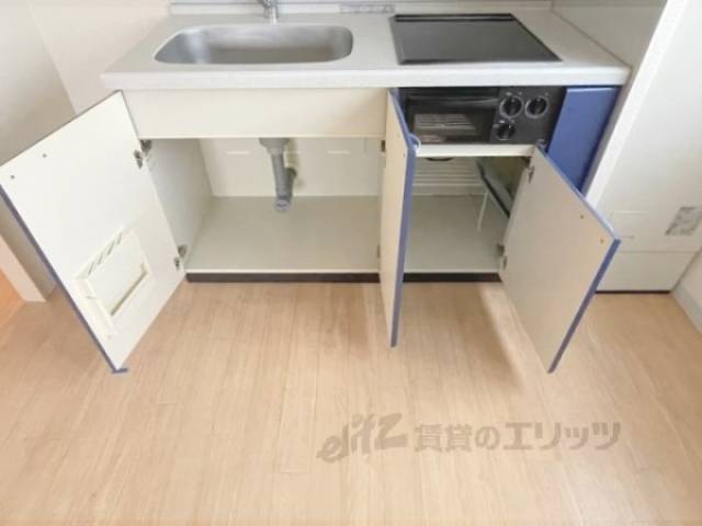 キッチン　収納下
