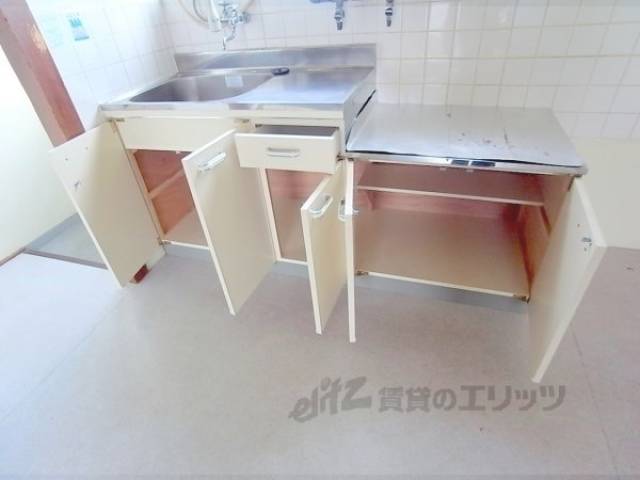 キッチン　下部収納