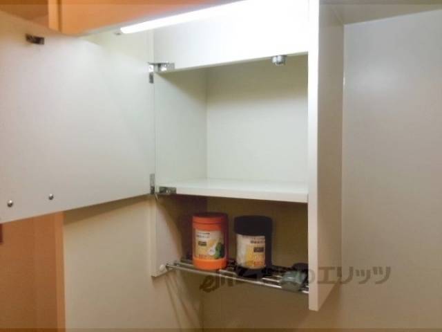 キッチン　上部収納