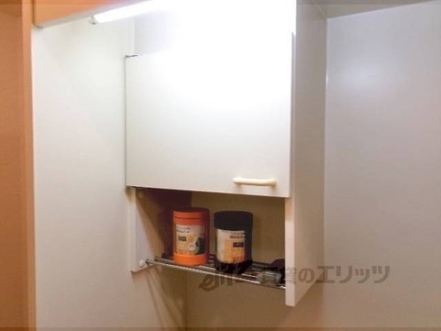 キッチン　上部収納