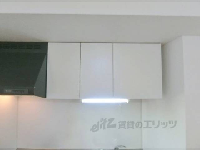 キッチン　上部収納