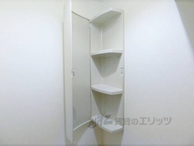 トイレ　上部収納