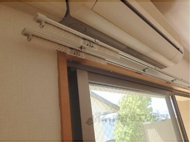 カーテンレール