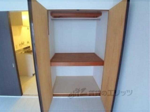 収納　部屋一面の大きな収納なので便利です