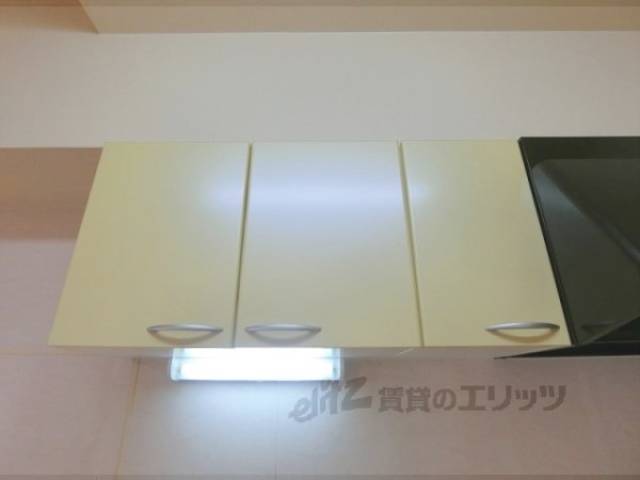 キッチン　上部収納