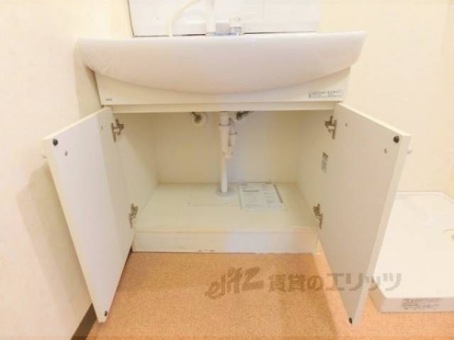 洗面所　下部収納
