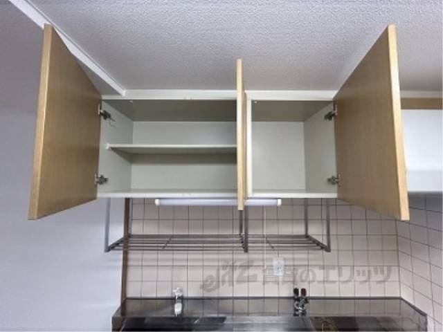 キッチン　上部収納