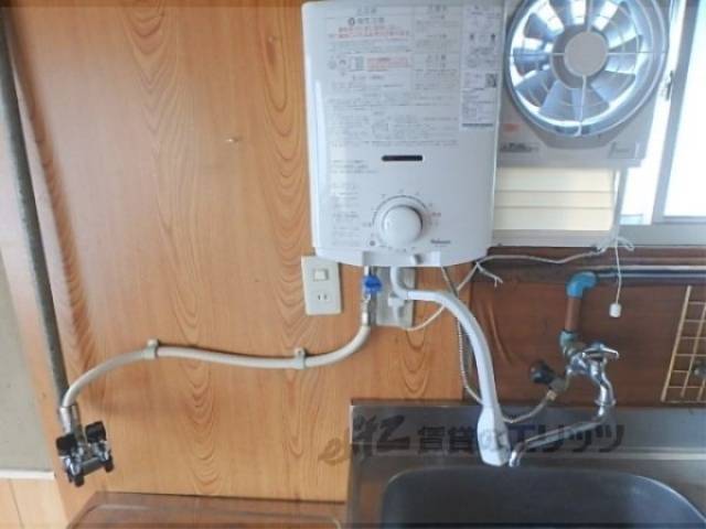 キッチン　給湯機