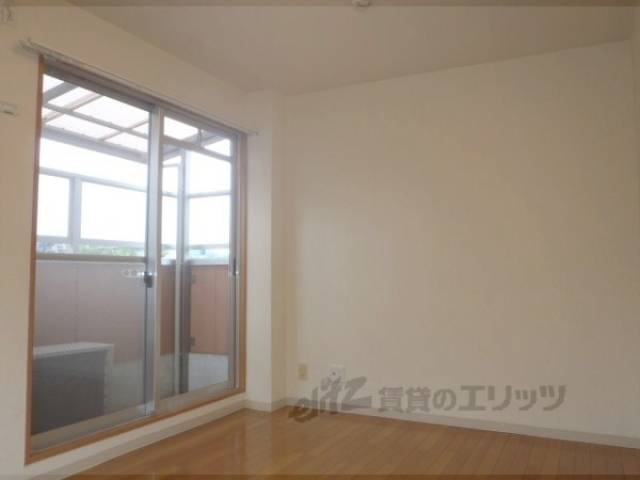 洋室　収納が廊下にあるのでお部屋フルに使えます