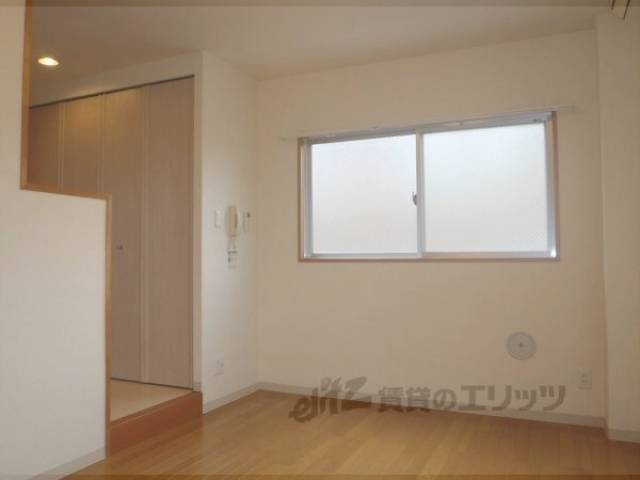 洋室　窓は南側ですよ（・∀・）