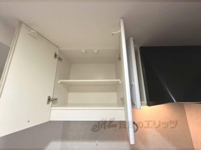 キッチン　上部収納
