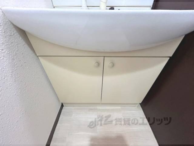 洗面所　下部収納