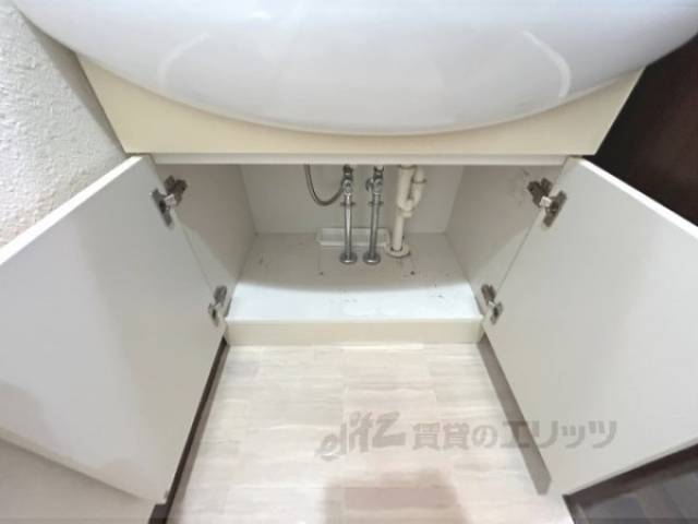 洗面所　下部収納