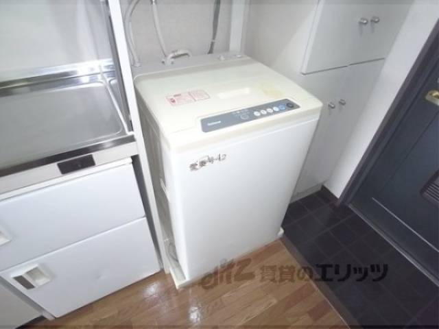 洗濯機置場　洗濯機