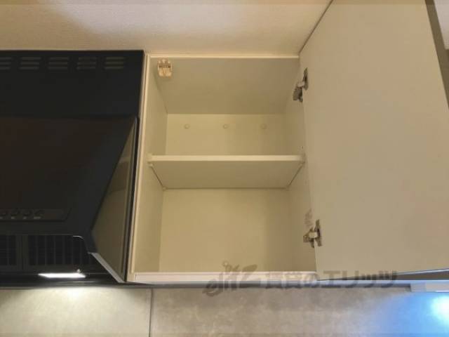 キッチン　上部収納