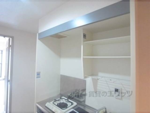 収納　キッチン上部