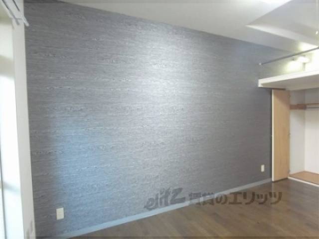 居室　アクセントクロス