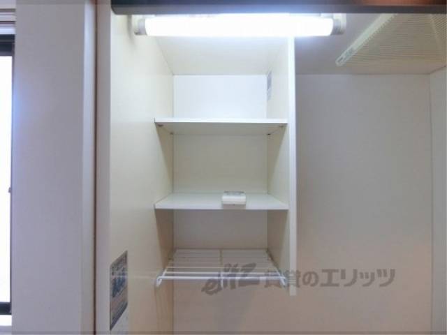 キッチン　上部収納