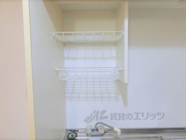 キッチン　上部棚