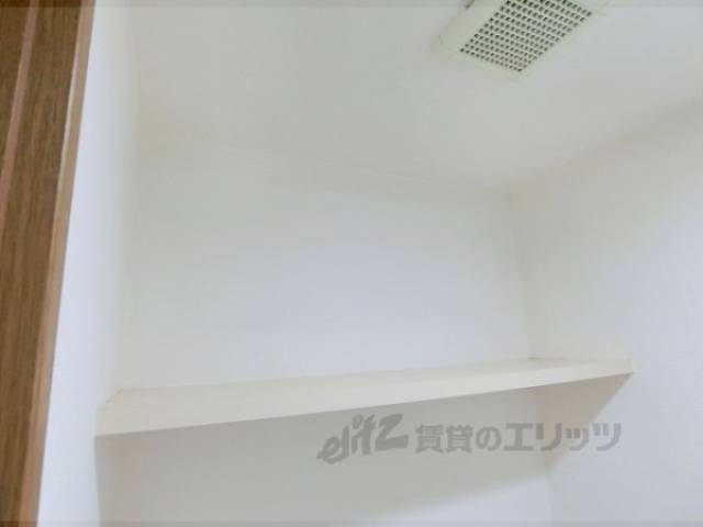 トイレ　上部収納