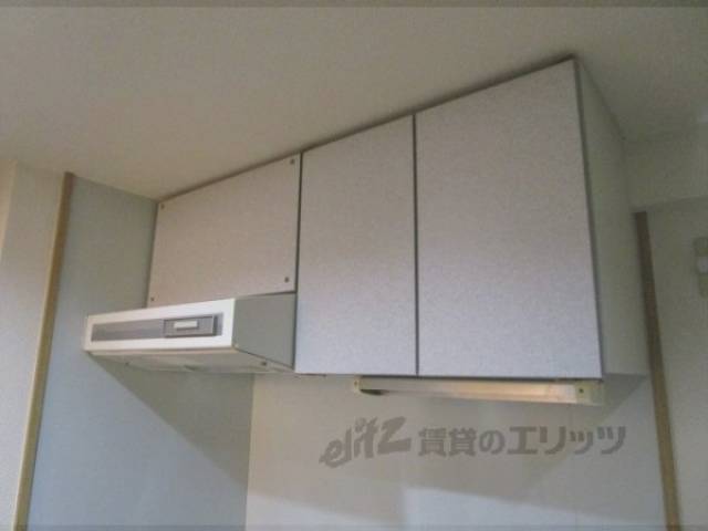 キッチン　上部収納