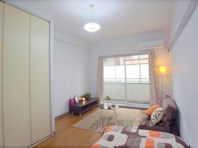 居室　きれいな洋室のお部屋です。