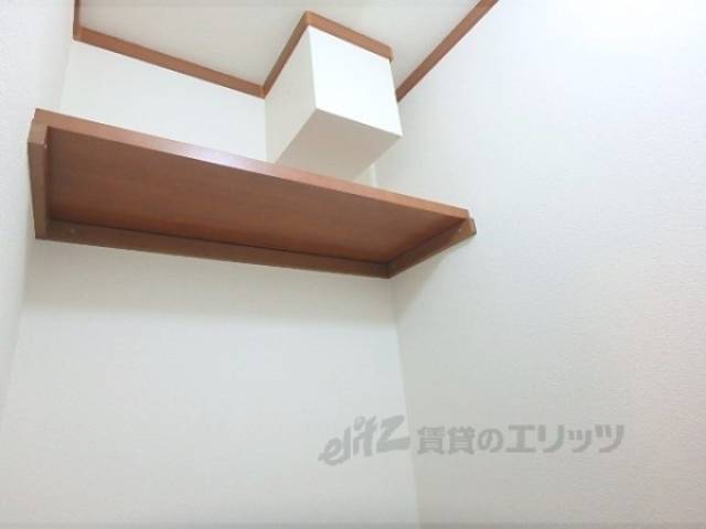 トイレ　棚