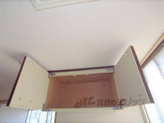 キッチン　上部収納